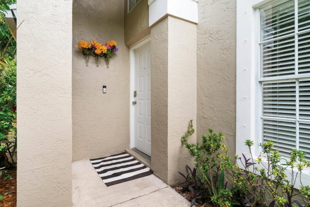 4 of 36 - 1015 Fairfax Circle W, Boynton Beach, FL