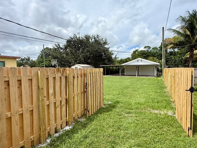 4 of 55 - 2451 Washington St, Hollywood, FL