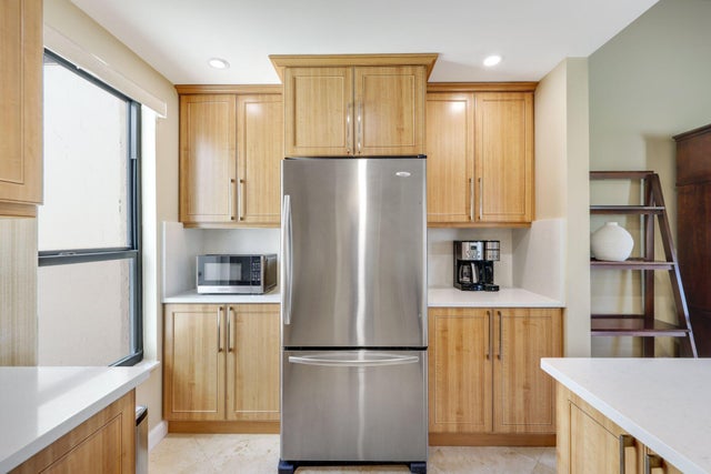 4 of 26 - 800 Greensward Court #203-i, Delray Beach, FL