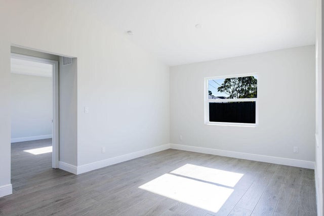 5 of 41 - 2372 Sw Import Drive, Port Saint Lucie, FL