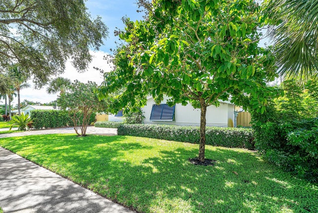 5 of 50 - 777 Lagoon Drive, North Palm Beach, FL
