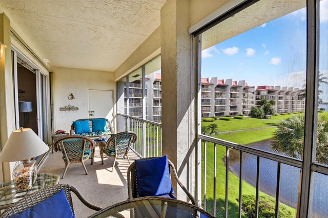 2 of 56 - 102 Half Moon Circle #b3, Hypoluxo, FL