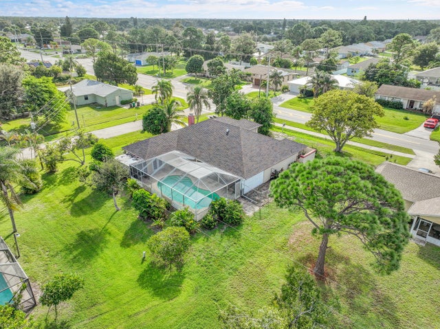 5 of 52 - 113 Sw Thornhill Drive, Port Saint Lucie, FL