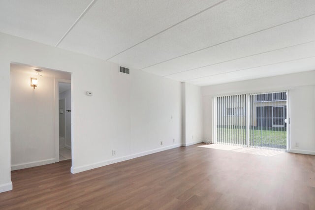 1 of 12 - 1501 Crescent Circle #b10, Lake Park, FL