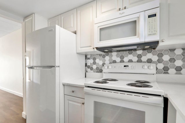 5 of 12 - 1501 Crescent Circle #b10, Lake Park, FL