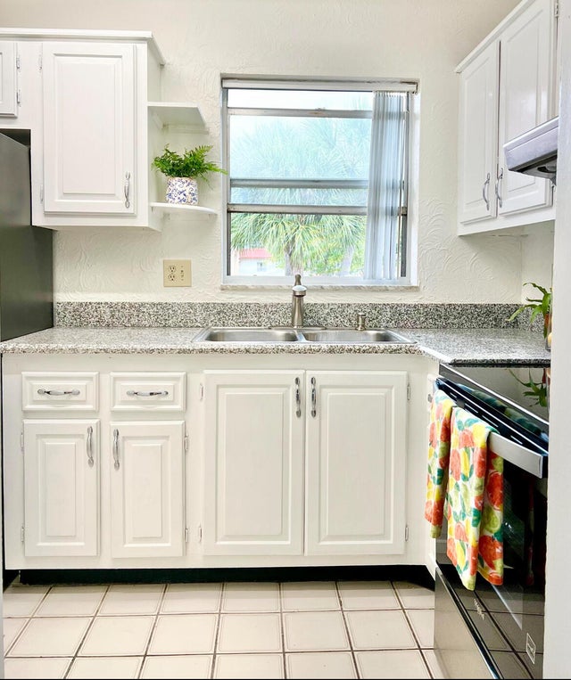 2 of 16 - 108 Lake Carol Drive, West Palm Beach, FL