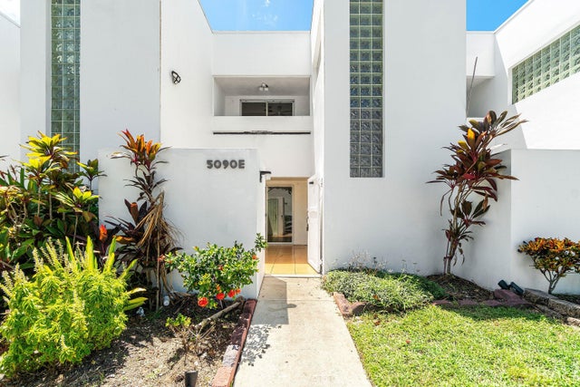 2 of 21 - 5090 Elmhurst Road #e, West Palm Beach, FL