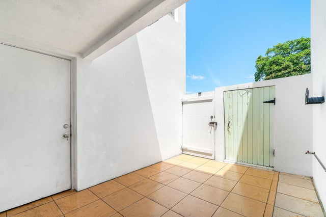 3 of 21 - 5090 Elmhurst Road #e, West Palm Beach, FL