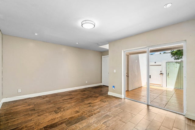 4 of 21 - 5090 Elmhurst Road #e, West Palm Beach, FL