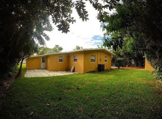 1 of 1 - 708 S 12th St Street, Lantana, FL