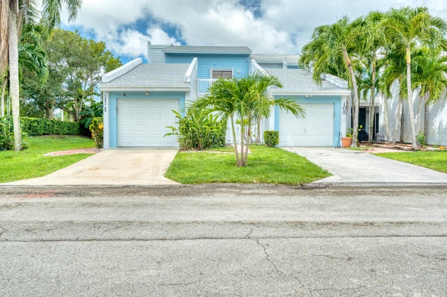 1 of 42 - 101 Fairway Lane, Royal Palm Beach, FL