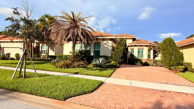 2 of 13 - 10937 Sw Visconti Way, Port Saint Lucie, FL