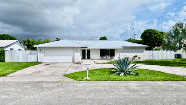 4 of 74 - 1861 Caribbean Road W, Lake Clarke Shores, FL