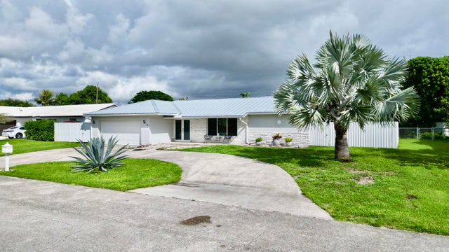 5 of 74 - 1861 Caribbean Road W, Lake Clarke Shores, FL