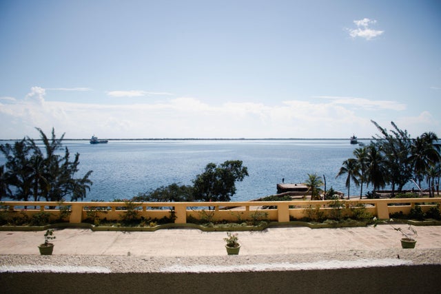 1 of 25 - 8 Ocean Blvd Kingston Jamaica Boulevard, Out of Country, Out of Country