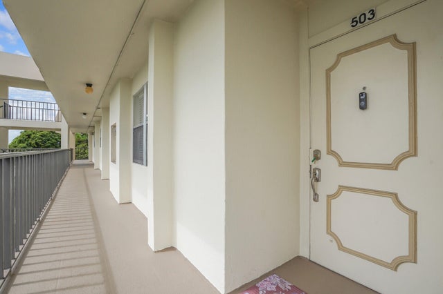 4 of 30 - 3959 Via Poinciana #503, Lake Worth, FL