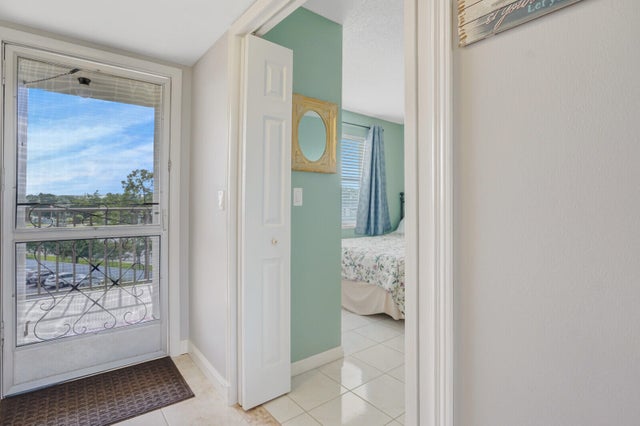 5 of 30 - 3959 Via Poinciana #503, Lake Worth, FL