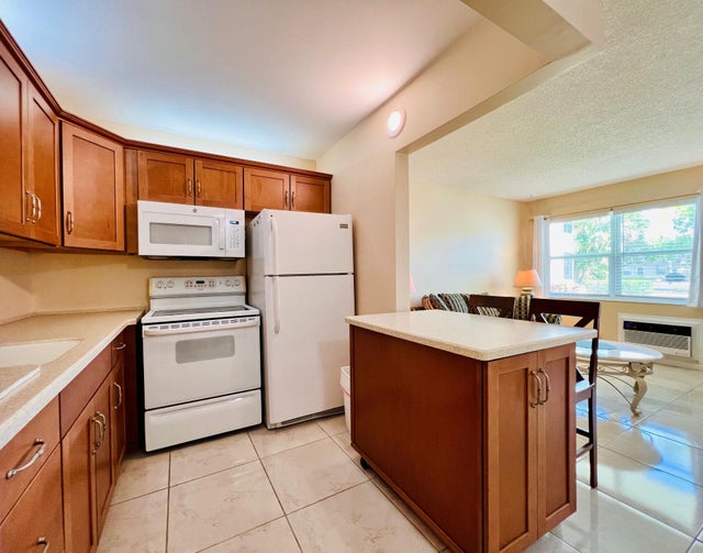 2 of 14 - 312 Northampton P, West Palm Beach, FL