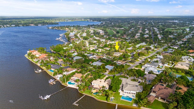 5 of 32 - 40 Pinetree Place, Tequesta, FL