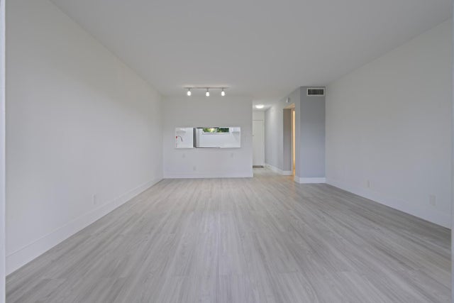 5 of 35 - 2811 S Garden Drive #110, Palm Springs, FL