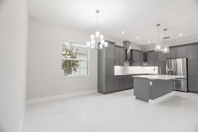 5 of 48 - 259 Se Via Bisento, Port Saint Lucie, FL