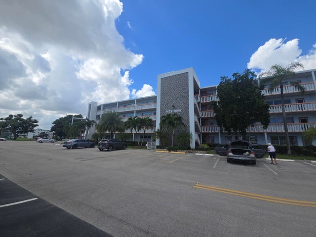 1 of 29 - 2010 Westbury F #2010, Deerfield Beach, FL