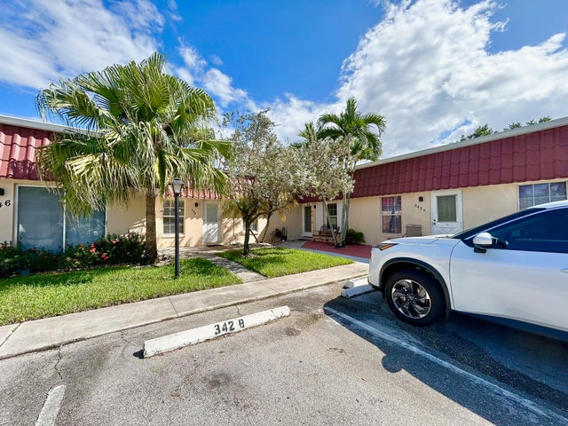 1 of 56 - 342 Covered Bridge Boulevard #b, Lake Worth, FL