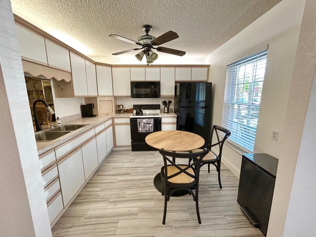 5 of 56 - 342 Covered Bridge Boulevard #b, Lake Worth, FL