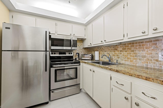 1 of 20 - 310 Farnham M #310, Deerfield Beach, FL