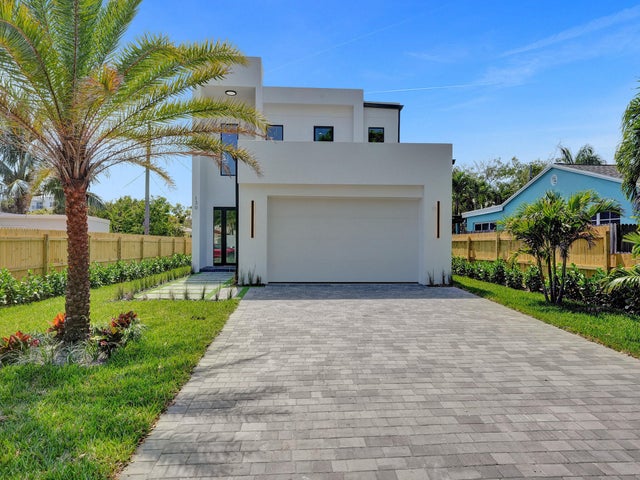 1 of 78 - 130 E Hart Street, Lantana, FL