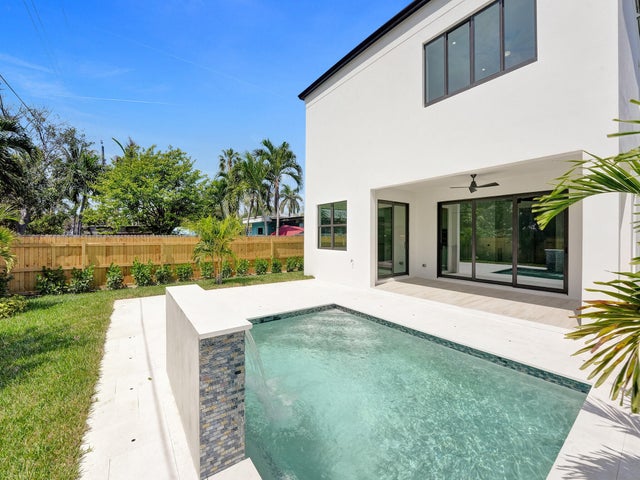 3 of 78 - 130 E Hart Street, Lantana, FL