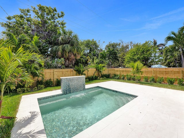 4 of 78 - 130 E Hart Street, Lantana, FL