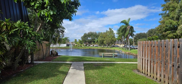 4 of 27 - 2312 Waterside Drive #38-b, Lake Worth, FL