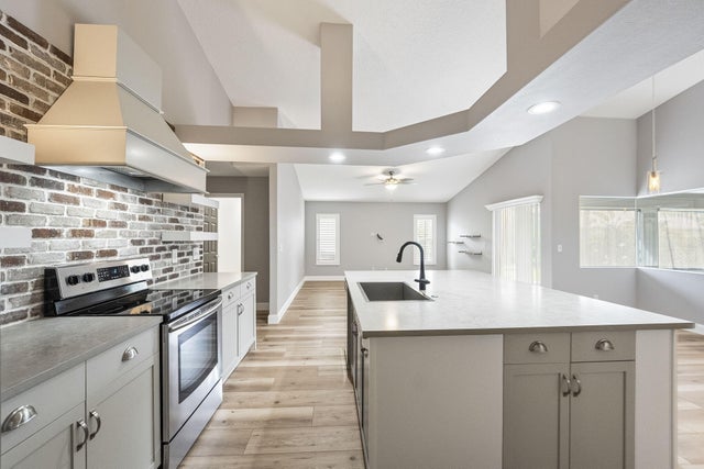 5 of 42 - 5411 Nw Cromey Street, Port Saint Lucie, FL