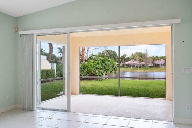 2 of 33 - 1364 Saint Lawrence Drive, Palm Beach Gardens, FL