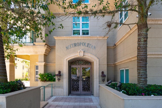 2 of 32 - 403 S Sapodilla Avenue #207, West Palm Beach, FL