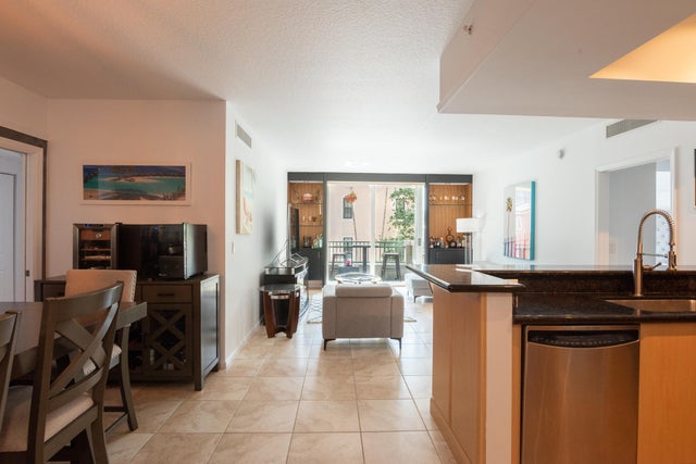 5 of 32 - 403 S Sapodilla Avenue #207, West Palm Beach, FL