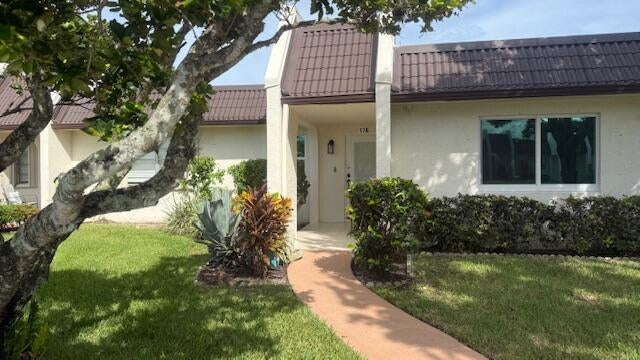 178 Lake Susan Lane, West Palm Beach