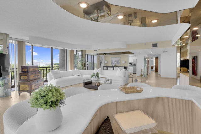 5 of 15 - 2427 Presidential Way #701, West Palm Beach, FL