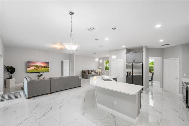 5 of 40 - 448 Sw Vista Lake Drive, Port Saint Lucie, FL