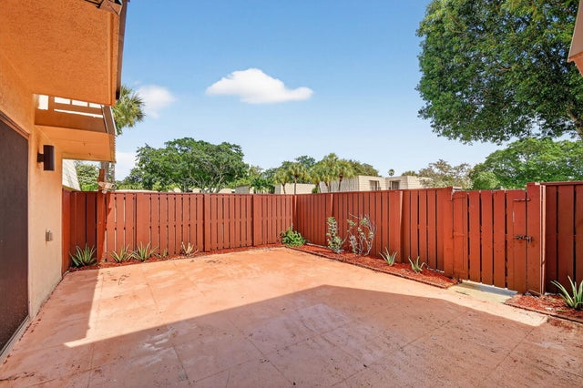 4 of 40 - 5122 51st Way, West Palm Beach, FL