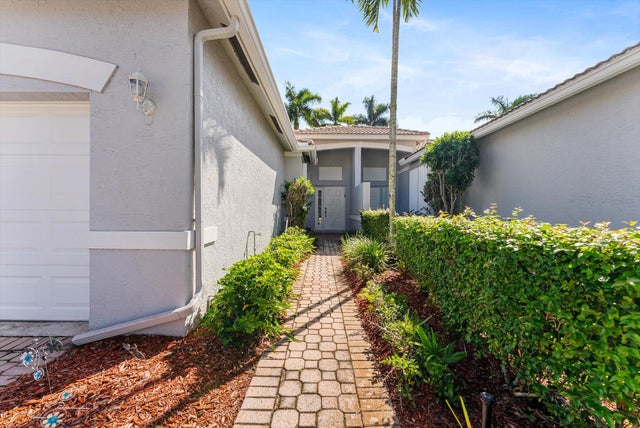 2 of 40 - 10788 Royal Caribbean Circle, Boynton Beach, FL