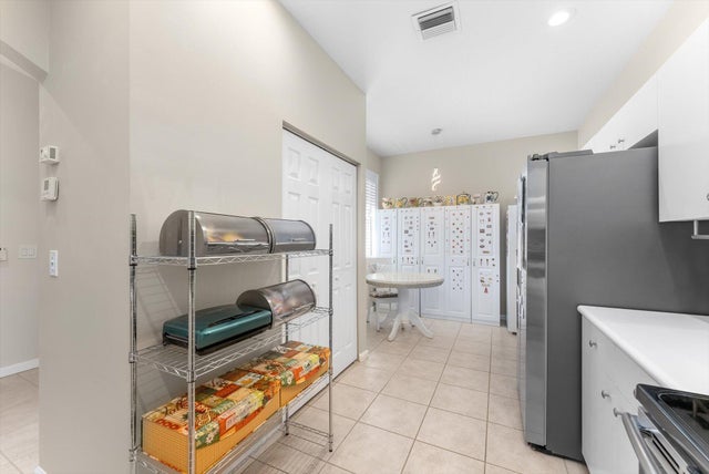 5 of 40 - 10788 Royal Caribbean Circle, Boynton Beach, FL