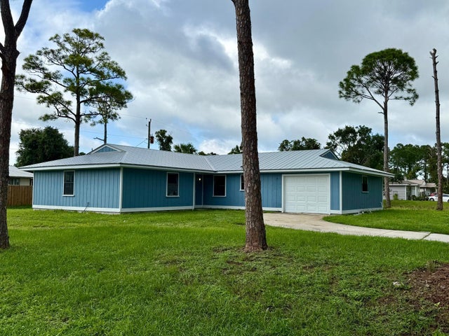 1 of 11 - 5707 Eastwood Drive, Fort Pierce, FL