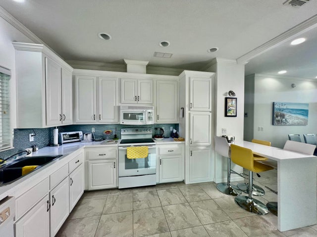 2 of 39 - 413 Hibiscus Drive, Deerfield Beach, FL