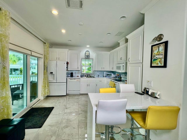 3 of 39 - 413 Hibiscus Drive, Deerfield Beach, FL