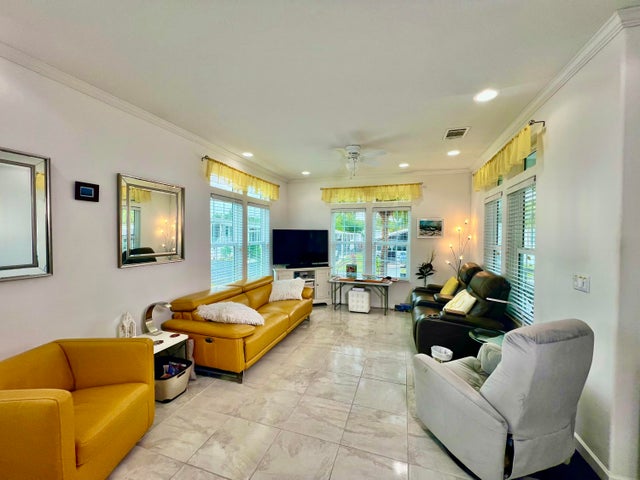 4 of 39 - 413 Hibiscus Drive, Deerfield Beach, FL