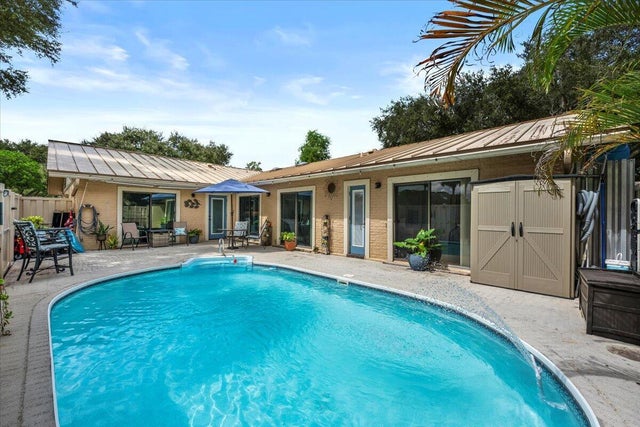 1 of 32 - 5261 Eagle Lake Drive, Palm Beach Gardens, FL