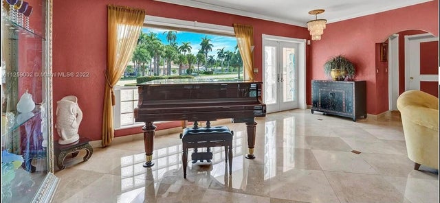 3 of 10 - 1200 Hollywood Boulevard, Hollywood, FL