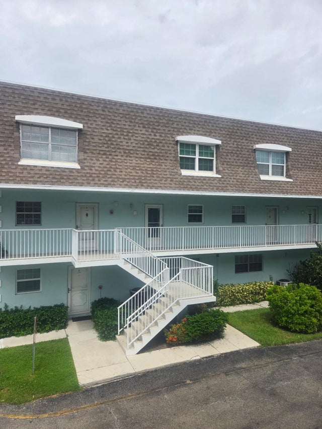 1 of 13 - 1901 Indian River Boulevard #b207, Vero Beach, FL